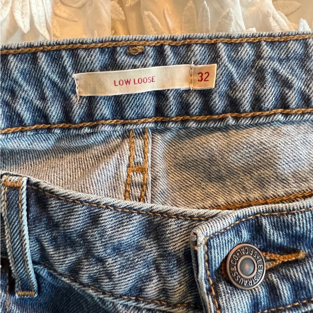 Levi’s Low Loose Jeans - Picture 5 of 9